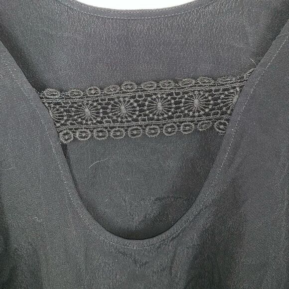 Lovers + Friends Long Sleeve Blouse Crocheted Top - Picture 4 of 7